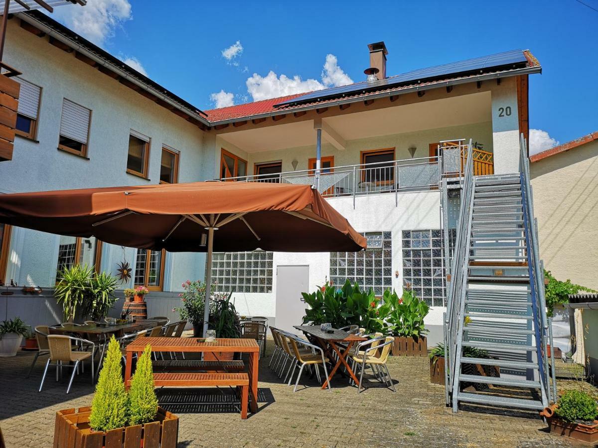 Gasthaus Zum Loewen Seckach Exterior photo